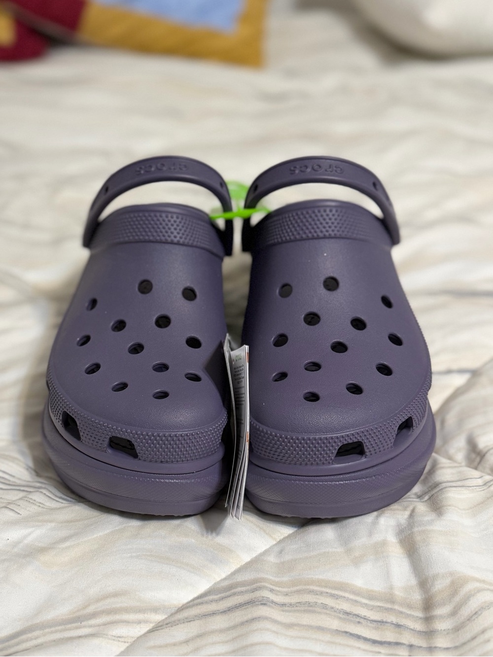 CROCS Classic Clog in Deep Purple